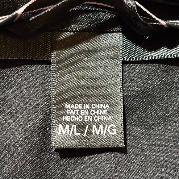 Victoria Secret Black Satin Robe w/ Matching Belt Sz M China - Picture 3 of 8